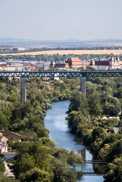 Údolí Dyje s železničním viaduktem